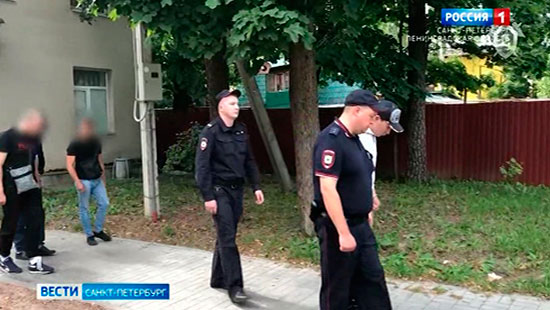 Двое мужчин в Мурино. Арестовали Игоря Матушкина.