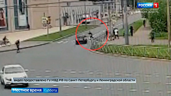 Самокат сбил человека. Камеры на перекрестках. Сбили человека на проспекте Ленина. Сбили самокат на Ленинском проспекте.